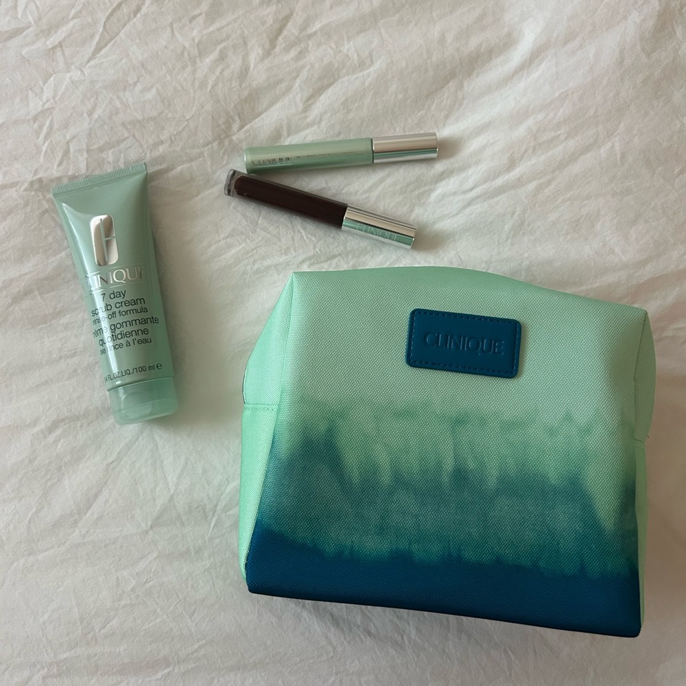 NWT Clinique Make Up Bag, Lip Gloss, Black Mascara, 7 Day Scrub Cream 3.4oz